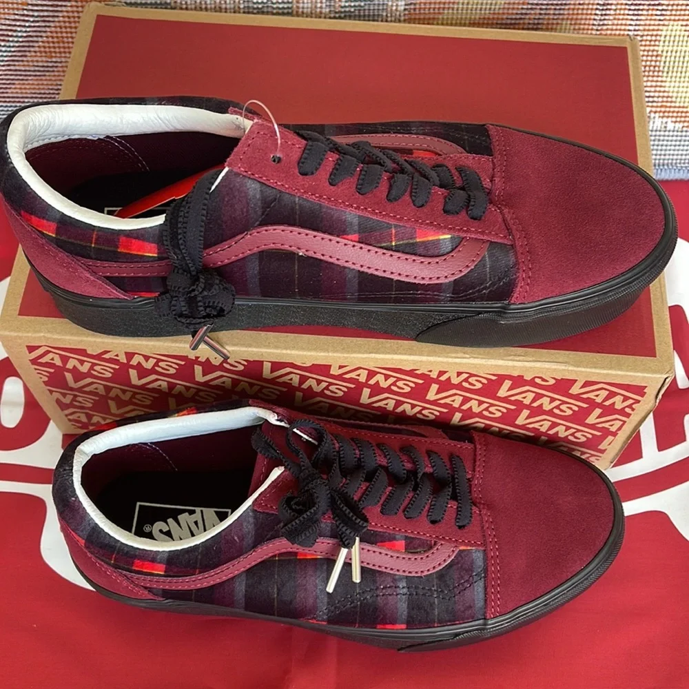 Vans Old Skool Stacked 
Velvet Plaid Port/Black
VNOA7Q5M02Y
WMNS Platforms - Picture 3 of 16